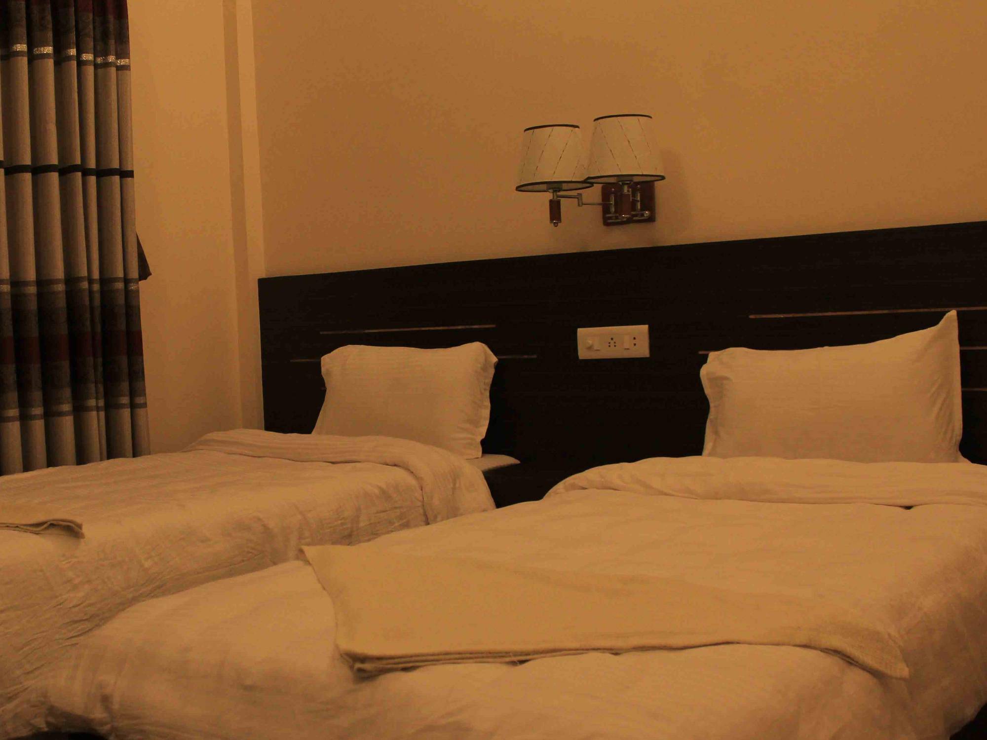 Mirage Inn Rummindei Bagian luar foto
