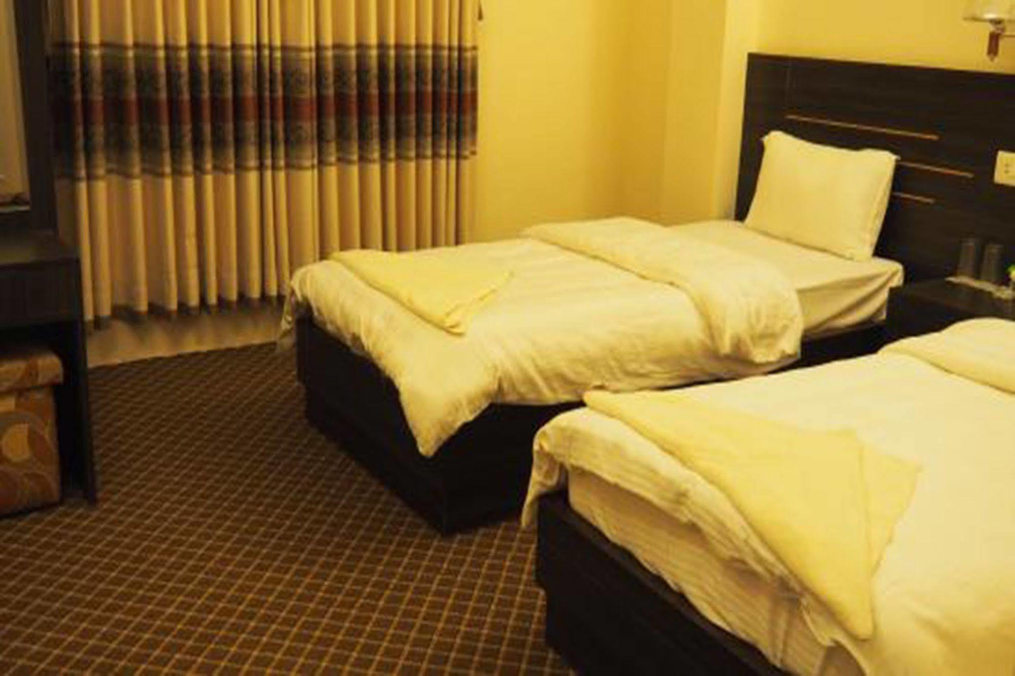 Mirage Inn Rummindei Bagian luar foto