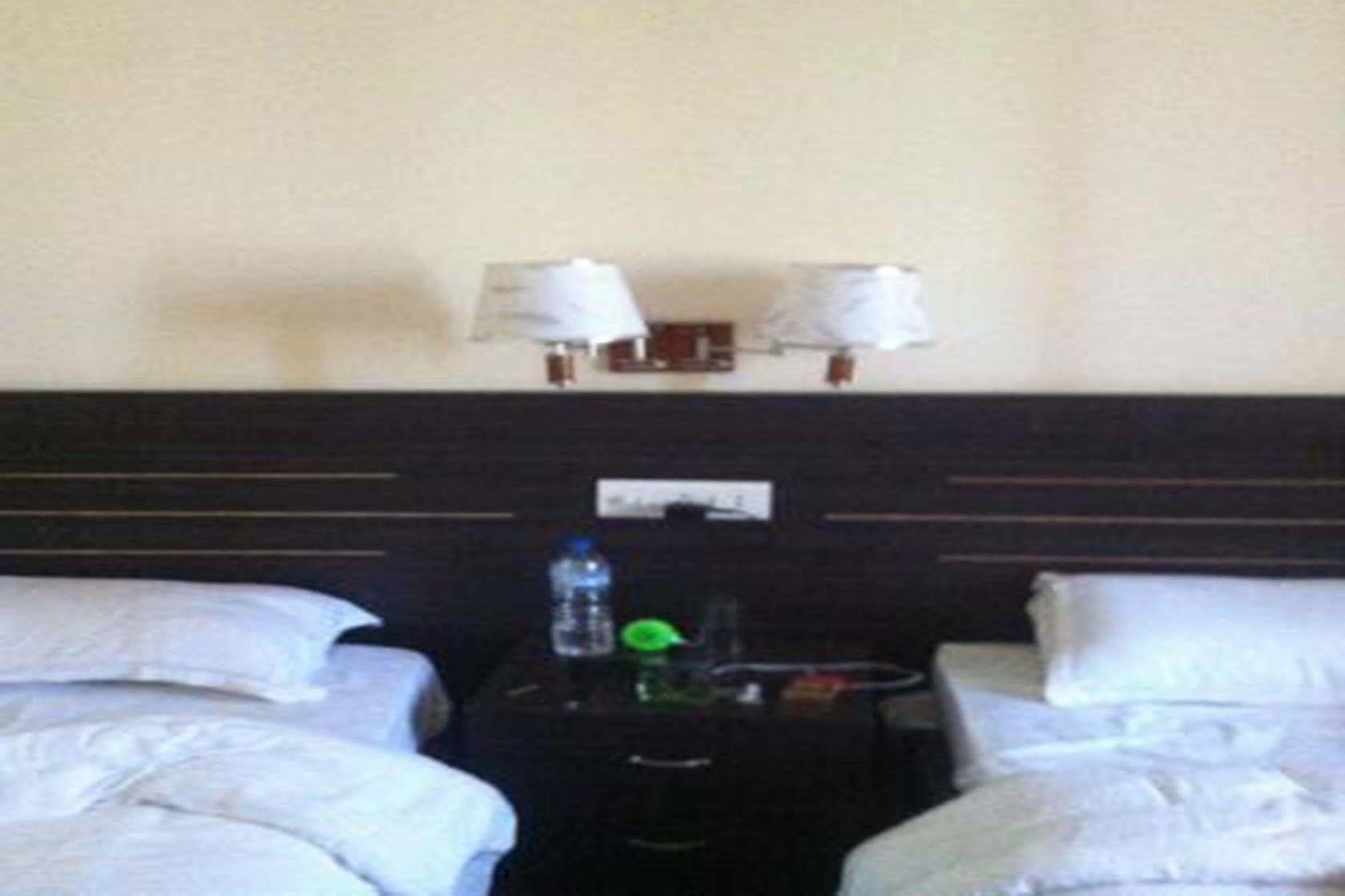 Mirage Inn Rummindei Bagian luar foto